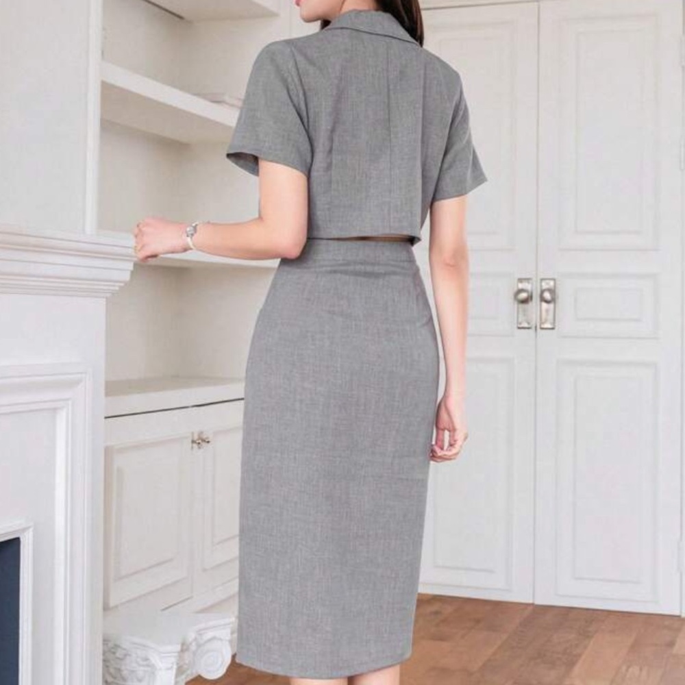 Chic Gray Button-Down Skirt Suit - image 4